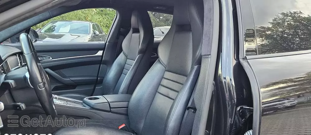 PORSCHE Panamera Turbo PDK