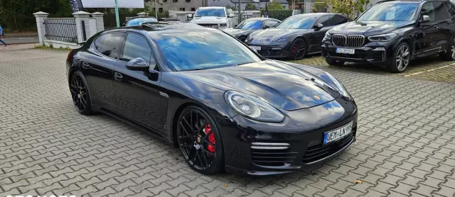 PORSCHE Panamera Turbo PDK