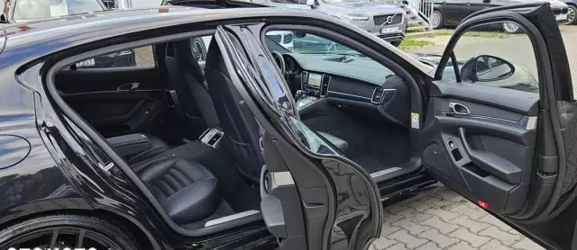 PORSCHE Panamera Turbo PDK