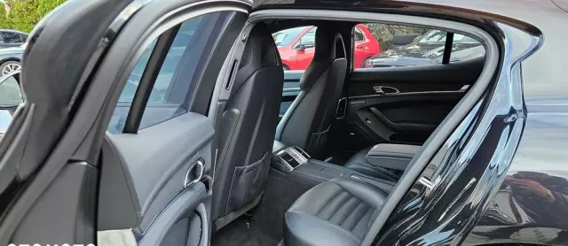 PORSCHE Panamera Turbo PDK
