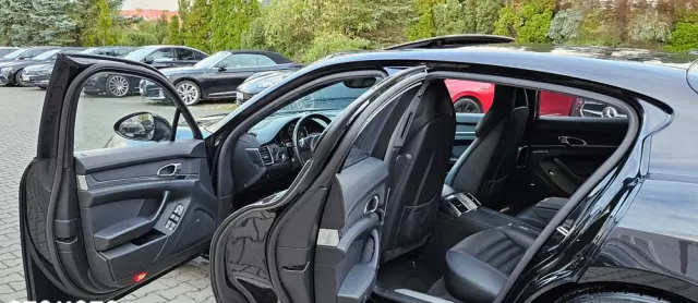 PORSCHE Panamera Turbo PDK