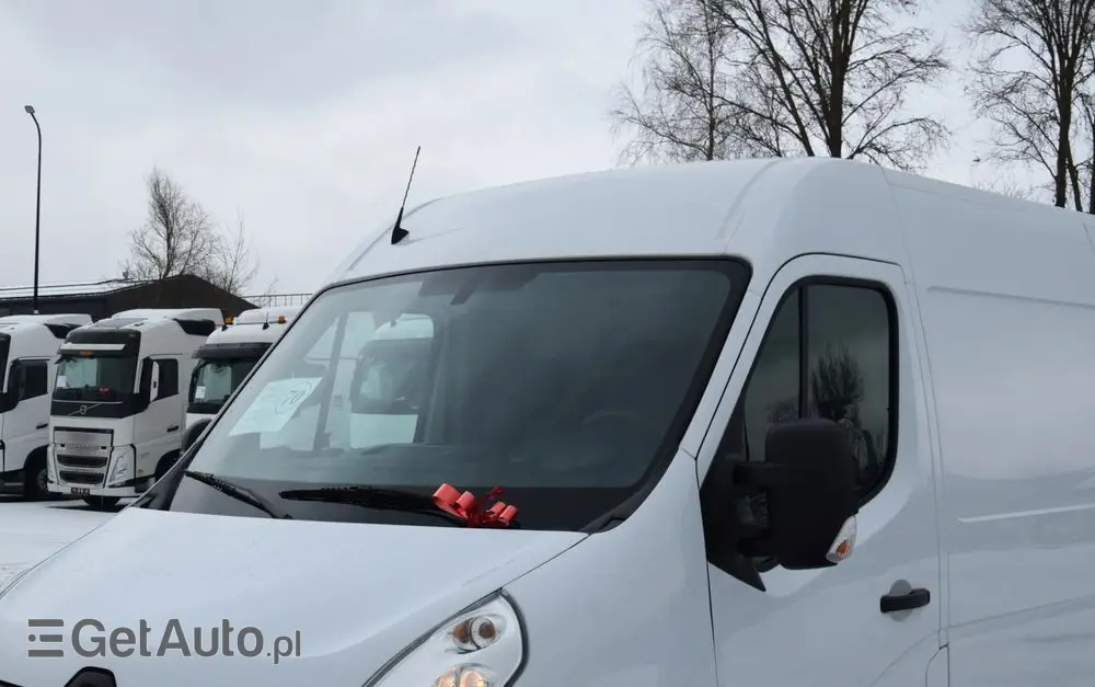 RENAULT MASTER / 2.3 - 150 KM / DOSTAWCZE / 3 OSOBY / DOSTAWCZE / BLASZAK / DUŻY WYŚWIETLACZ / KLIMA / TEMPOMAT / KAMERA COFANIA / HAK / SPROWADZONY 