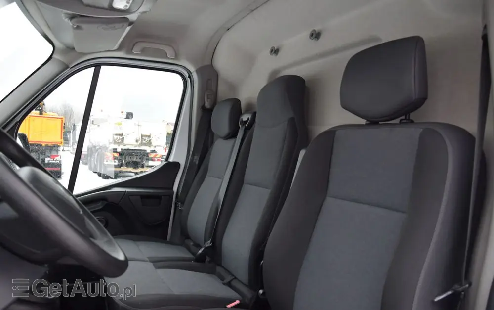 RENAULT MASTER / 2.3 - 150 KM / DOSTAWCZE / 3 OSOBY / DOSTAWCZE / BLASZAK / DUŻY WYŚWIETLACZ / KLIMA / TEMPOMAT / KAMERA COFANIA / HAK / SPROWADZONY 