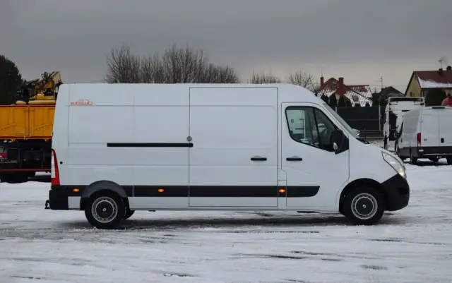 RENAULT MASTER / 2.3 - 150 KM / DOSTAWCZE / 3 OSOBY / DOSTAWCZE / BLASZAK / DUŻY WYŚWIETLACZ / KLIMA / TEMPOMAT / KAMERA COFANIA / HAK / SPROWADZONY 