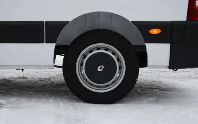 RENAULT MASTER / 2.3 - 150 KM / DOSTAWCZE / 3 OSOBY / DOSTAWCZE / BLASZAK / DUŻY WYŚWIETLACZ / KLIMA / TEMPOMAT / KAMERA COFANIA / HAK / SPROWADZONY 