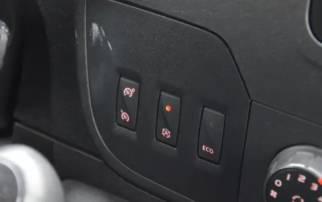 RENAULT MASTER / 2.3 - 150 KM / DOSTAWCZE / 3 OSOBY / DOSTAWCZE / BLASZAK / DUŻY WYŚWIETLACZ / KLIMA / TEMPOMAT / KAMERA COFANIA / HAK / SPROWADZONY 