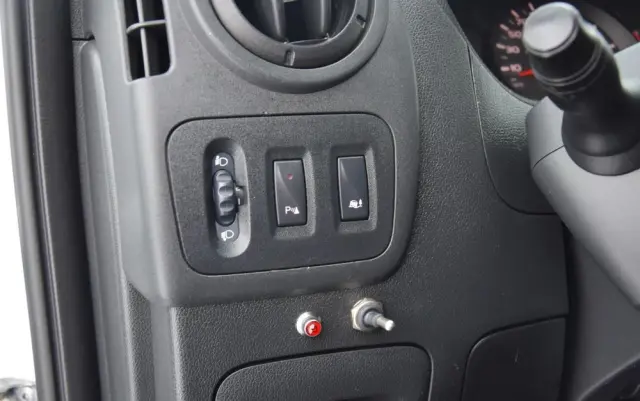 RENAULT MASTER / 2.3 - 150 KM / DOSTAWCZE / 3 OSOBY / DOSTAWCZE / BLASZAK / DUŻY WYŚWIETLACZ / KLIMA / TEMPOMAT / KAMERA COFANIA / HAK / SPROWADZONY 