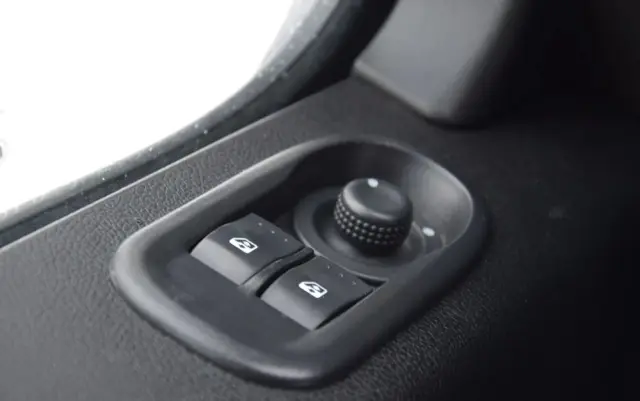 RENAULT MASTER / 2.3 - 150 KM / DOSTAWCZE / 3 OSOBY / DOSTAWCZE / BLASZAK / DUŻY WYŚWIETLACZ / KLIMA / TEMPOMAT / KAMERA COFANIA / HAK / SPROWADZONY 