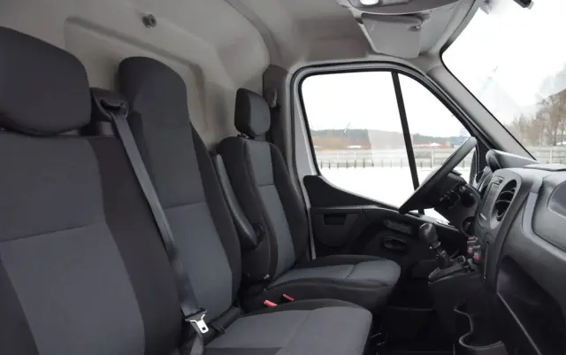 RENAULT MASTER / 2.3 - 150 KM / DOSTAWCZE / 3 OSOBY / DOSTAWCZE / BLASZAK / DUŻY WYŚWIETLACZ / KLIMA / TEMPOMAT / KAMERA COFANIA / HAK / SPROWADZONY 