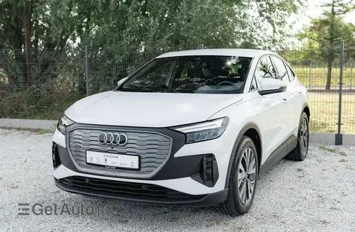 AUDI Q4 