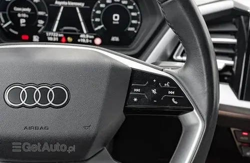 AUDI Q4 