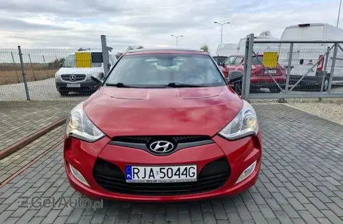 HYUNDAI Veloster 
