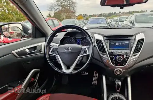 HYUNDAI Veloster 