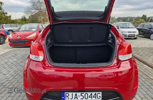 HYUNDAI Veloster 