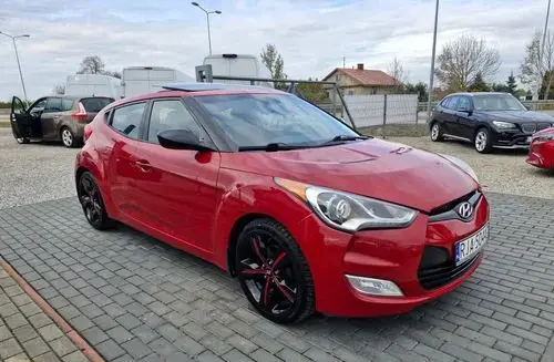 HYUNDAI Veloster 