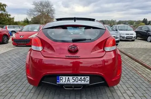 HYUNDAI Veloster 