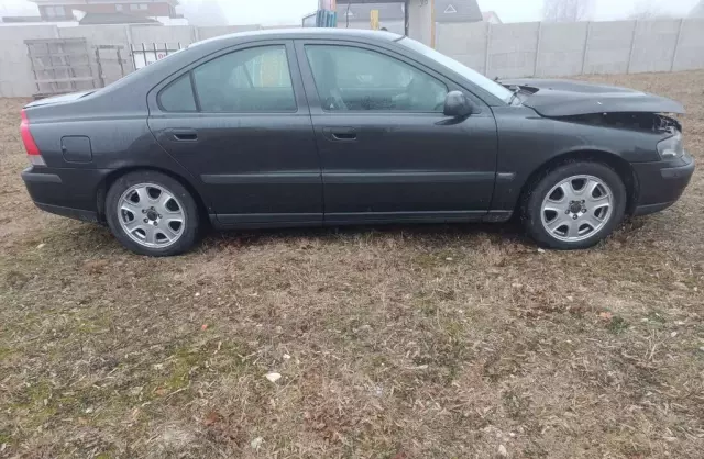 VOLVO S60 