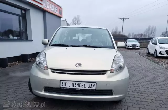 DAIHATSU Sirion 