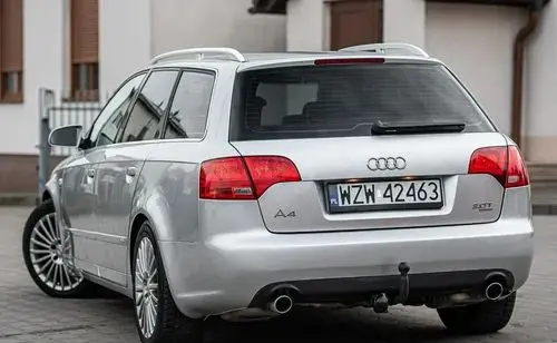 AUDI A4 