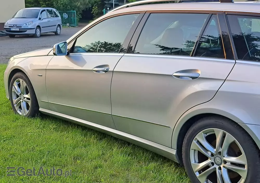MERCEDES-BENZ Klasa E 350 CDI 4-Matic BlueEff Avantgarde