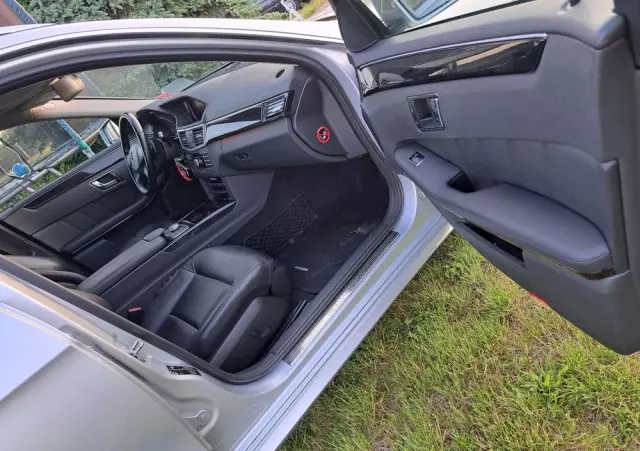 MERCEDES-BENZ Klasa E 350 CDI 4-Matic BlueEff Avantgarde