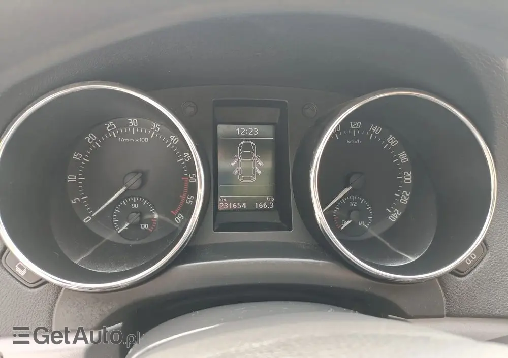 SKODA Yeti 2.0 TDI SCR 4x2 Active