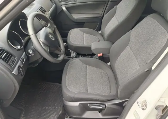 SKODA Yeti 2.0 TDI SCR 4x2 Active