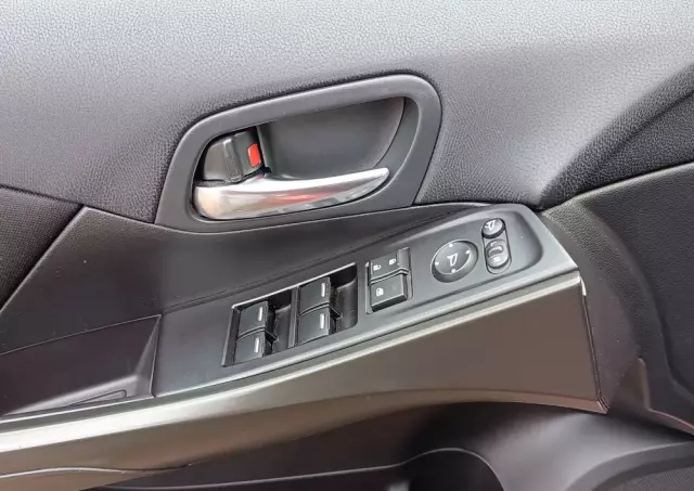 HONDA Civic 1.6 i-DTEC Comfort Navi SD