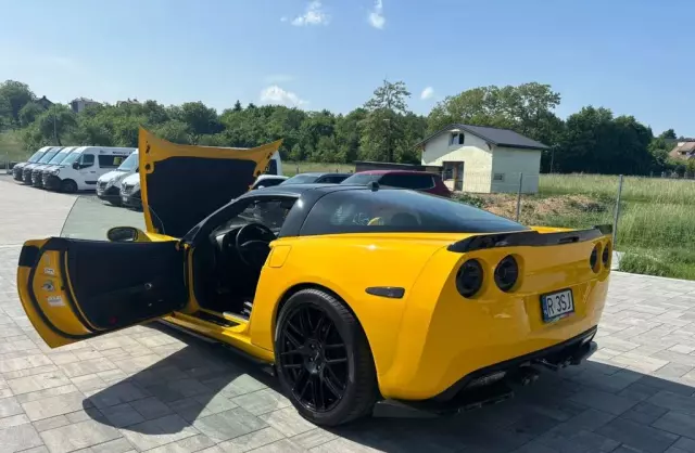 CHEVROLET Corvette 