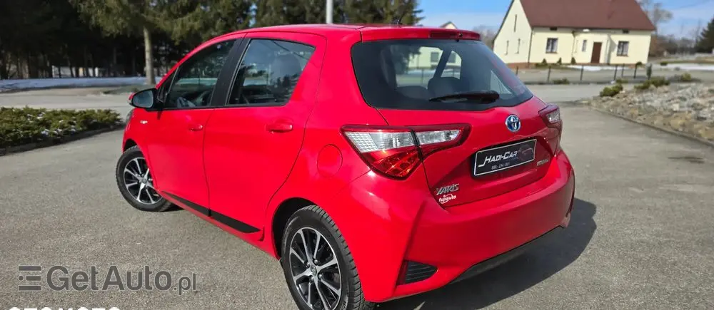 TOYOTA Yaris Hybrid 100 Premium EU6