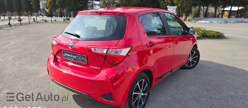 TOYOTA Yaris Hybrid 100 Premium EU6