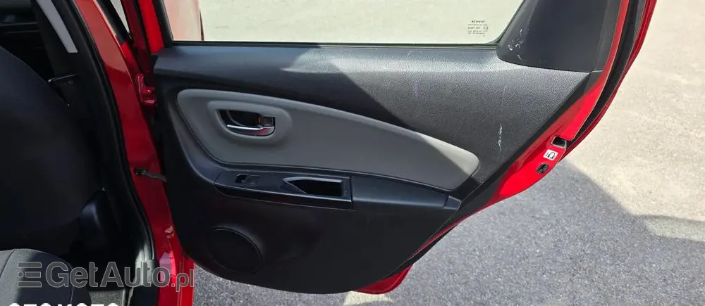 TOYOTA Yaris Hybrid 100 Premium EU6