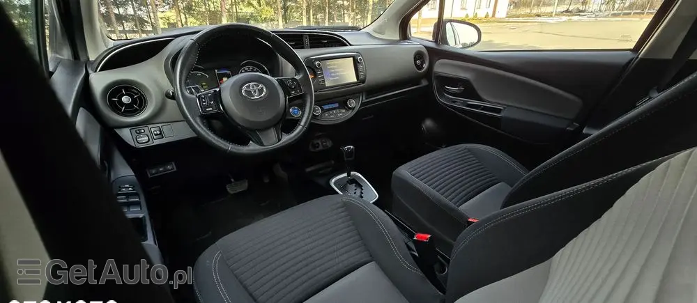 TOYOTA Yaris Hybrid 100 Premium EU6