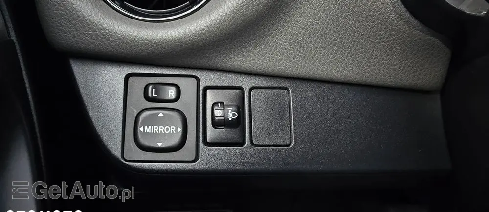 TOYOTA Yaris Hybrid 100 Premium EU6