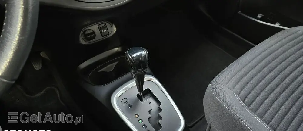 TOYOTA Yaris Hybrid 100 Premium EU6