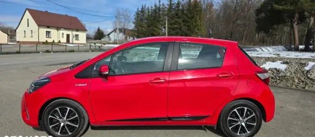 TOYOTA Yaris Hybrid 100 Premium EU6
