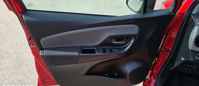 TOYOTA Yaris Hybrid 100 Premium EU6