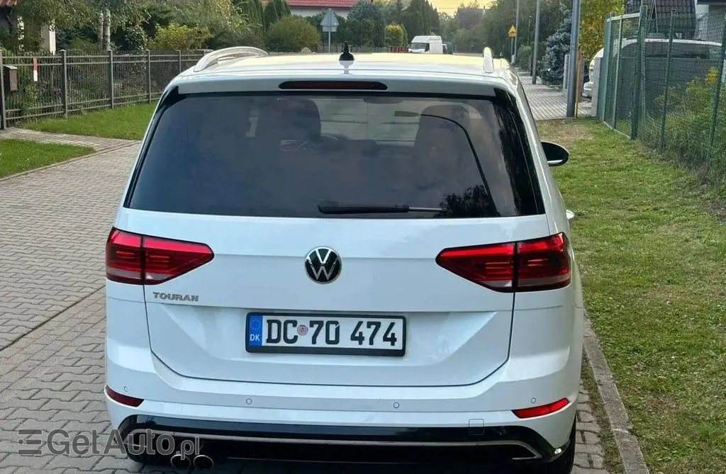 VOLKSWAGEN Touran 