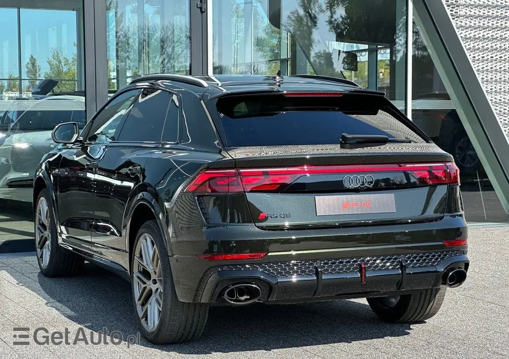 AUDI RS Q8 