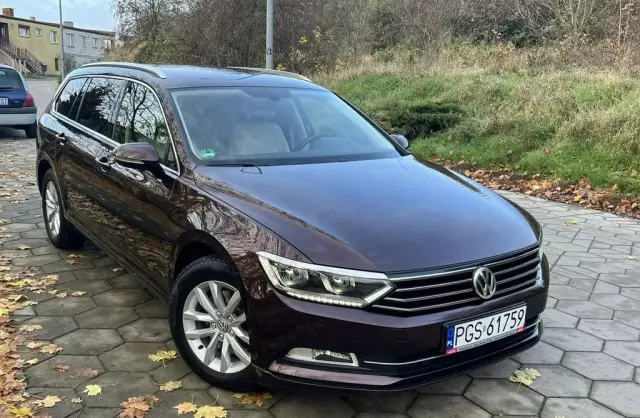 VOLKSWAGEN Passat 