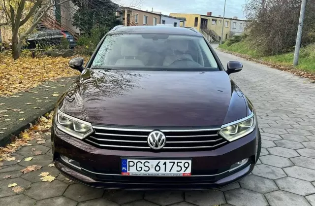 VOLKSWAGEN Passat 
