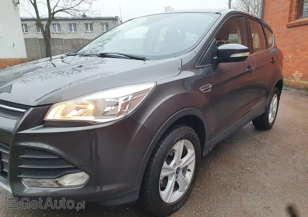 FORD Kuga 1.5 EcoBoost 2x4 Cool & Connect