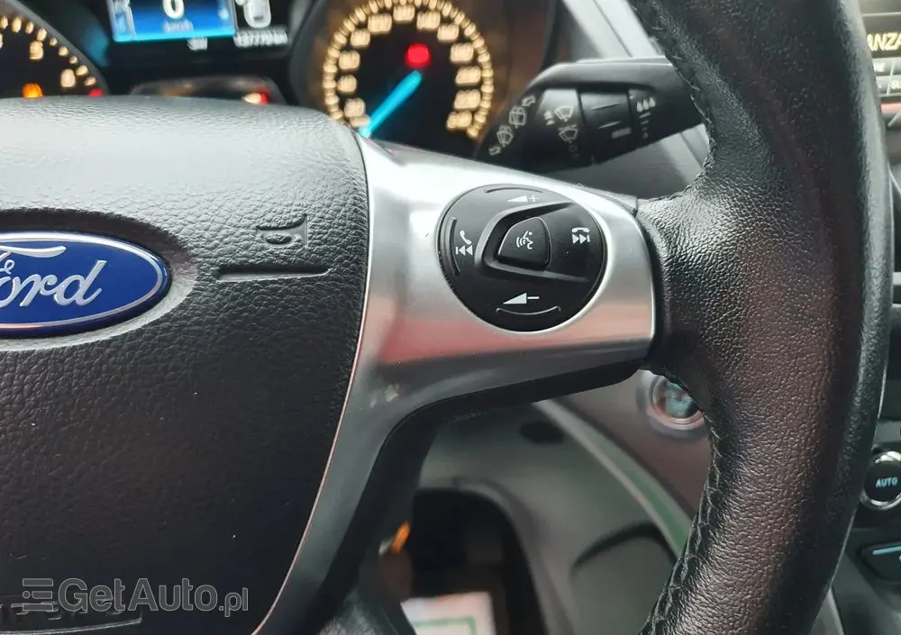 FORD Kuga 1.5 EcoBoost 2x4 Cool & Connect