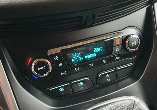 FORD Kuga 1.5 EcoBoost 2x4 Cool & Connect