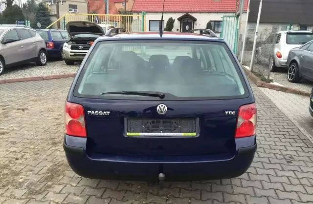 VOLKSWAGEN Passat 