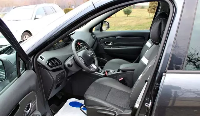 RENAULT Scenic 