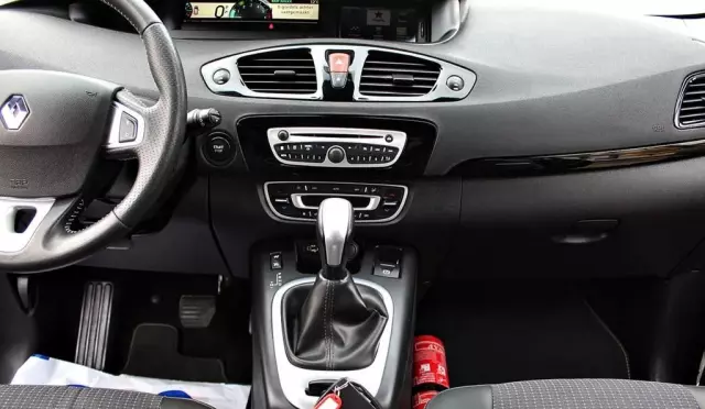 RENAULT Scenic 