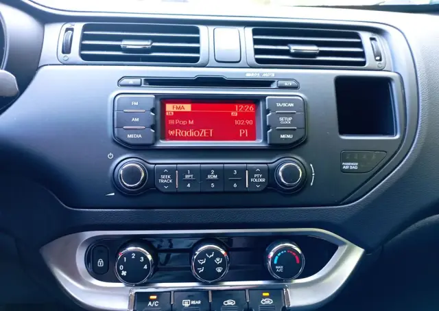 KIA Rio 1.2 M