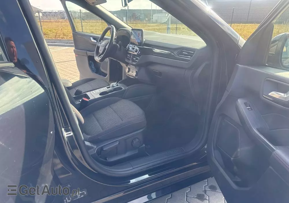 FORD Kuga 2.5 FHEV AWD ST-Line X