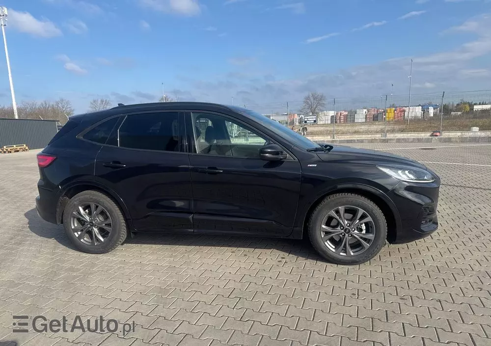 FORD Kuga 2.5 FHEV AWD ST-Line X